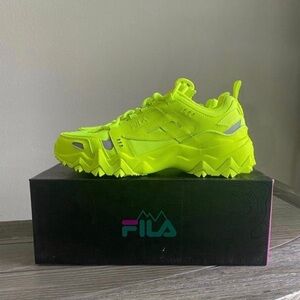 Men’s Fila Sneakers, NIB